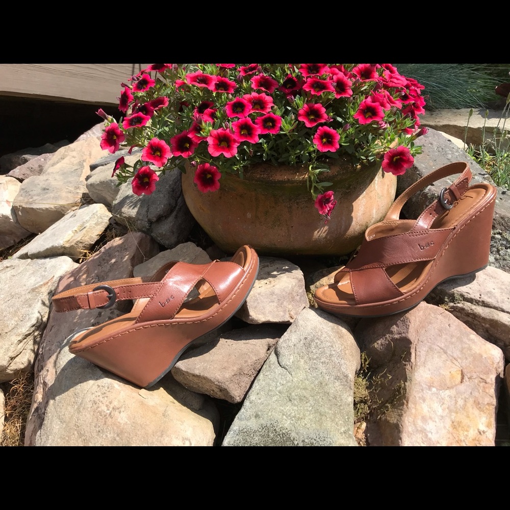 BORN Tan Wedge Slides